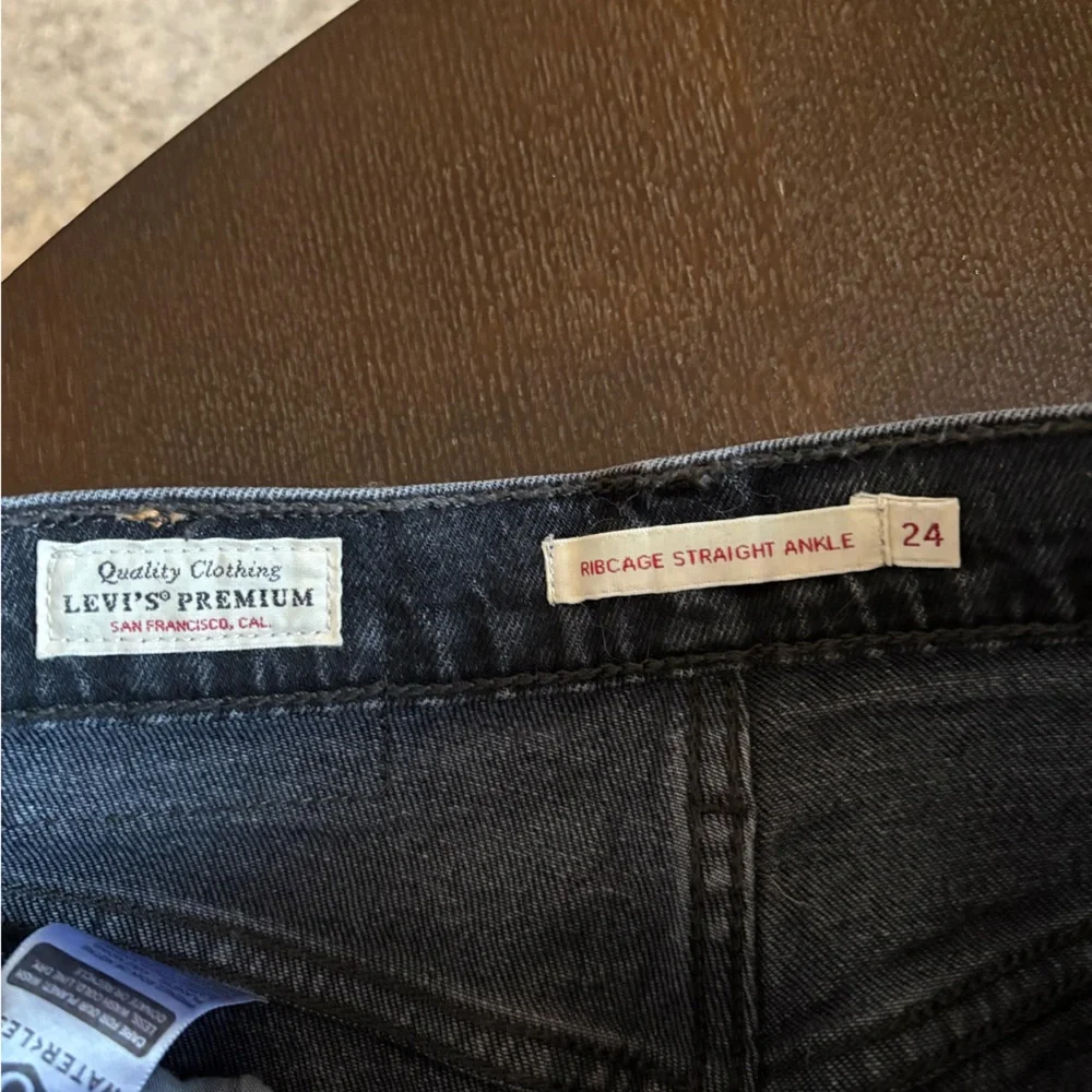 Levi’s Ribcage Jeans - Picture 5 of 6